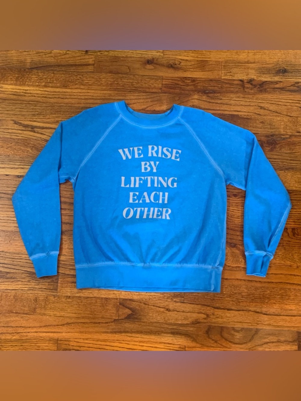 Old Navy LS Blue Pullover Sweatshirt
Crewneck Sweater Blouse
We Rise By Lifting